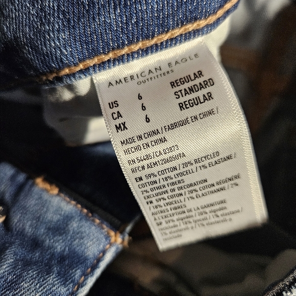 American Eagle Super High Rise Baggy Wide Leg Jean's - Picture 4 of 8
